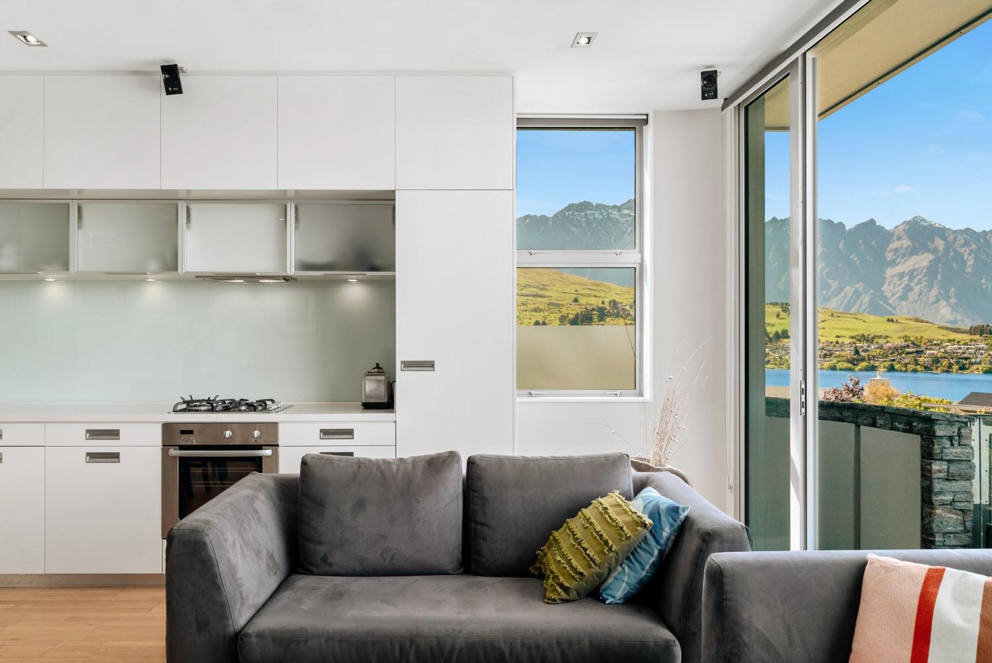 Modern Executive Living In Pounamu ควีนส์ทาวน์ ภายนอก รูปภาพ
