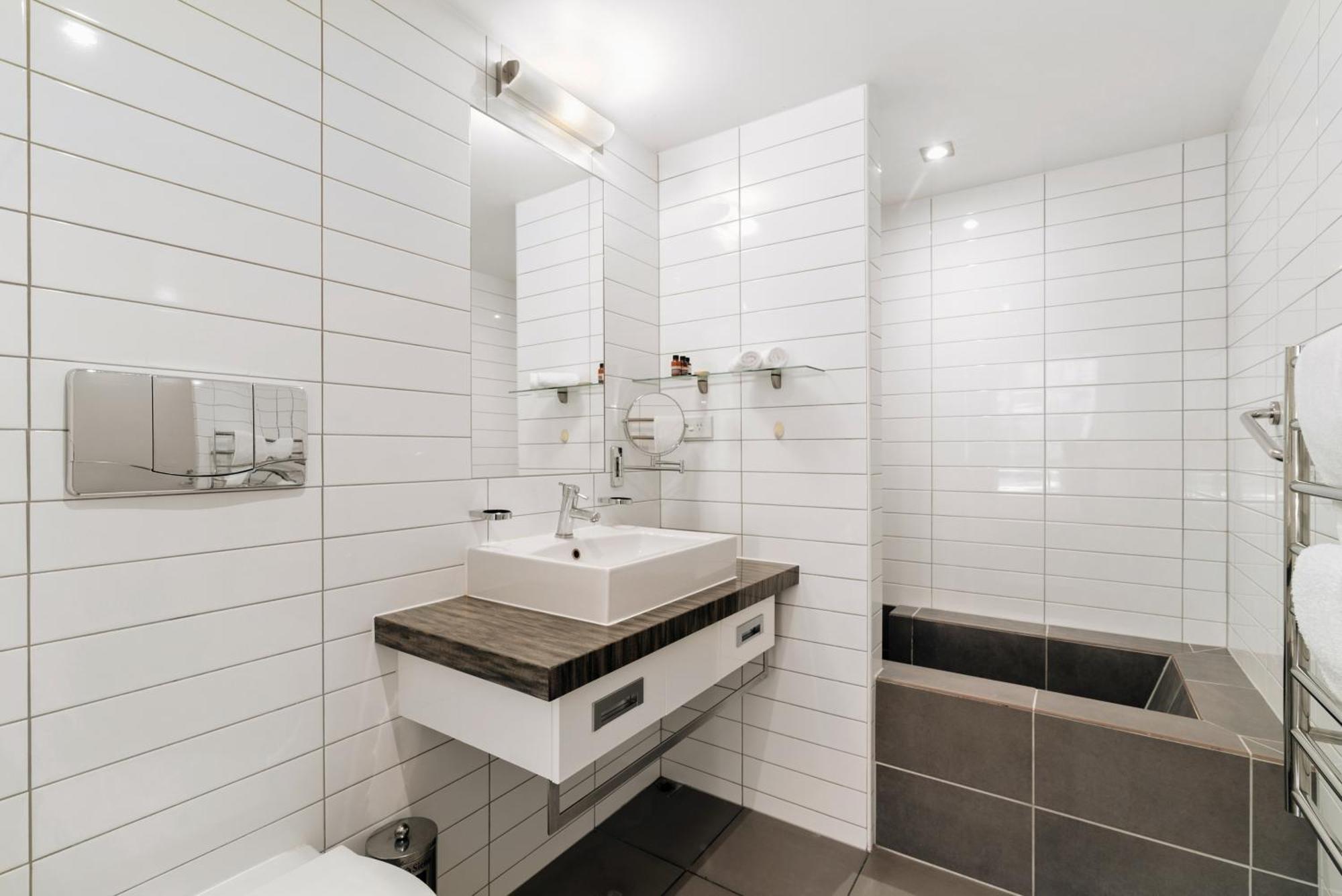 Modern Executive Living In Pounamu ควีนส์ทาวน์ ภายนอก รูปภาพ